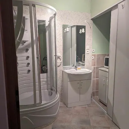Privat bolig Climatisee Avec Espaces Privatifs Dont Salle De Bain Et Wc
