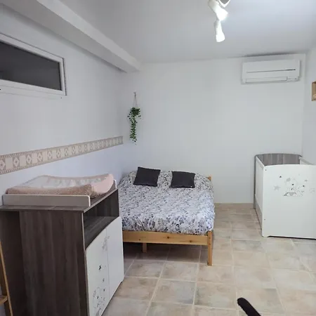 Climatisée 2 Places Place Bébé 0-3 Ans, Salle De Bain Et Wc En Espace Privatif Alloggio in famiglia La Liviniere